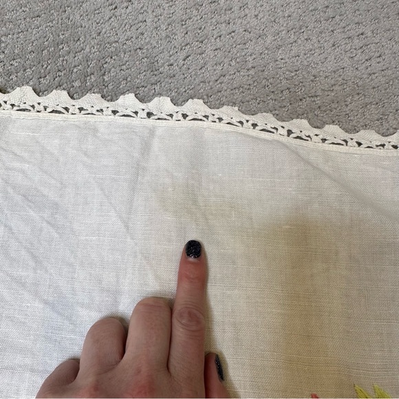 Vintage Hand Embroidered Linen Cloth Vintage Napkin Hankie Floral Lace Crochet - Picture 4 of 6